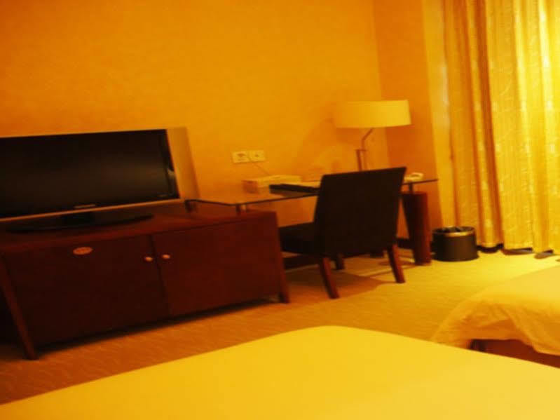 Changshu Kaiyue International Hotel Esterno foto